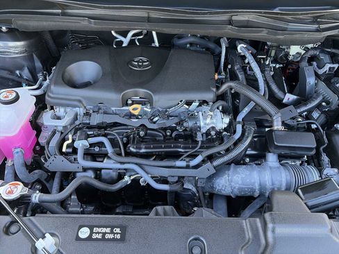 Used 2025 Toyota Sienna XLE image 18