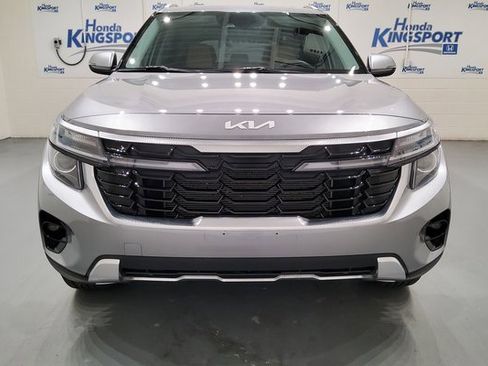 Used 2024 Kia Seltos EX image 12