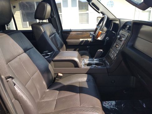 Used 2008 Lincoln Navigator 4WD image 16