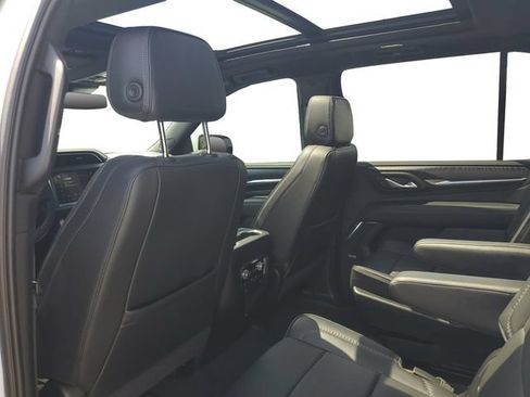 Used 2024 GMC Yukon XL Denali AWD/4WD image 29