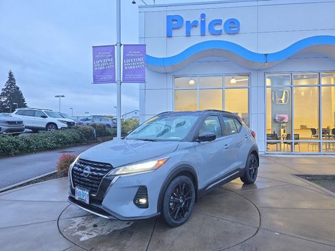 Used 2023 Nissan Kicks SR w/ SR Premium Package image 1