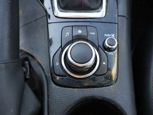 Used 2015 MAZDA MAZDA3 i Grand Touring image 30