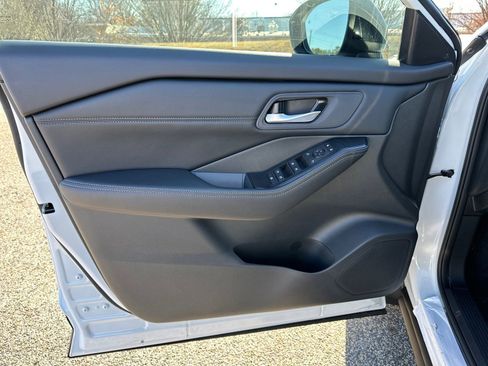 New 2026 Nissan Rogue SV FWD image 10