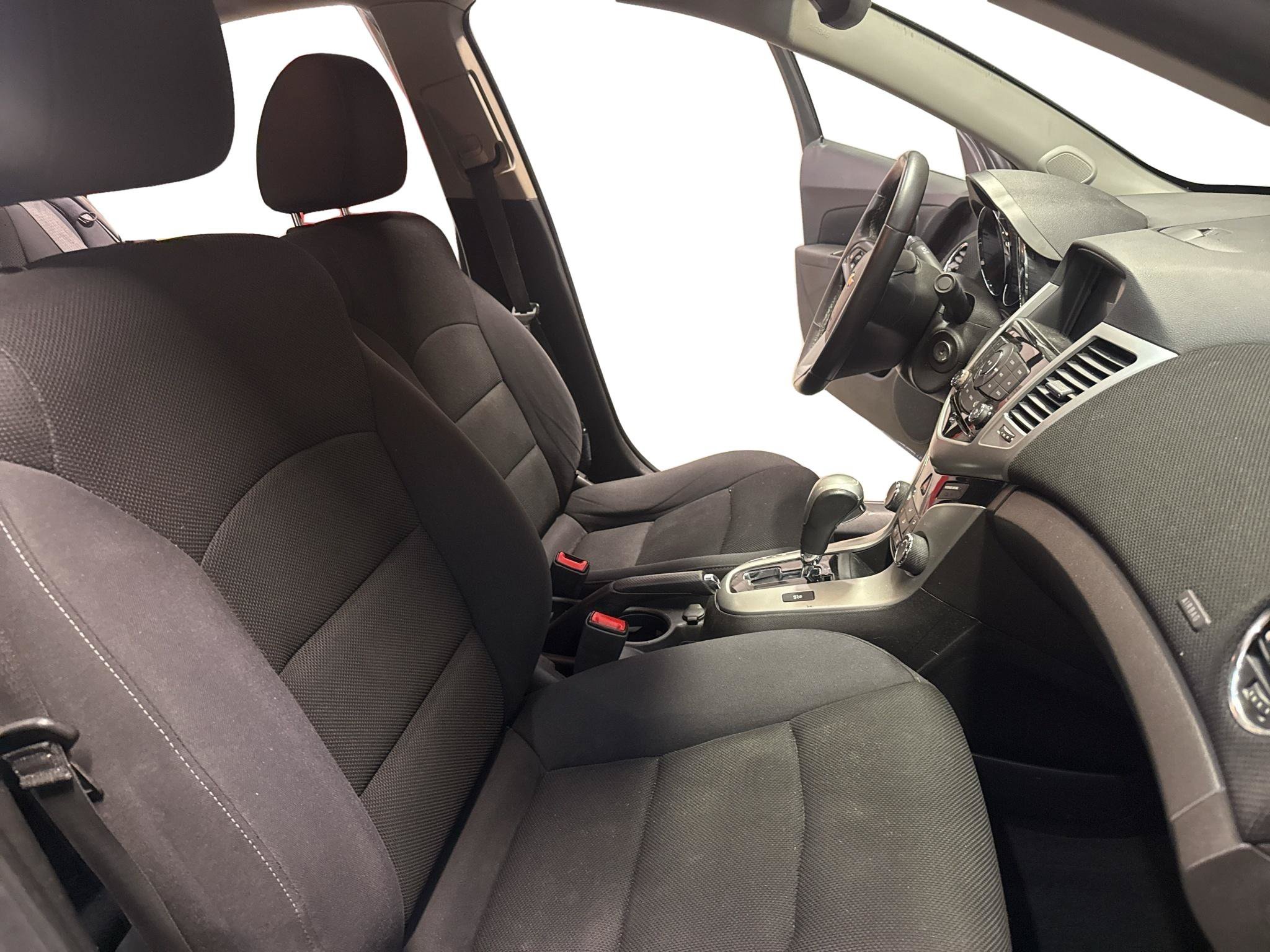 Used 2014 Chevrolet Cruze LT w/ RS Package FWD image 16