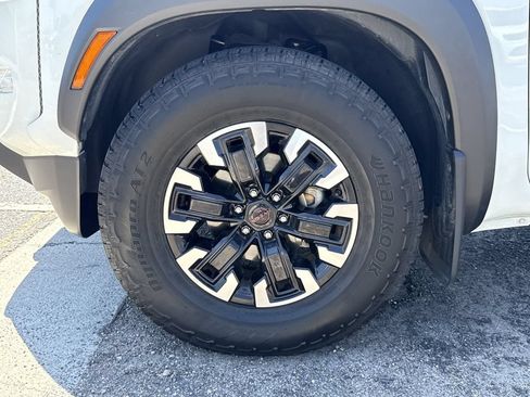 Used 2024 Nissan Frontier Pro-X RWD image 9