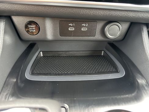 Used 2025 Nissan Rogue SV image 25