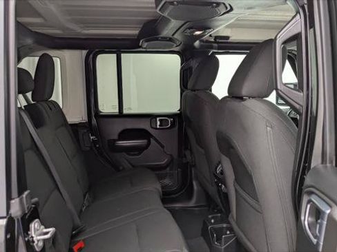 Used 2018 Jeep Wrangler Unlimited Sport S AWD/4WD image 18