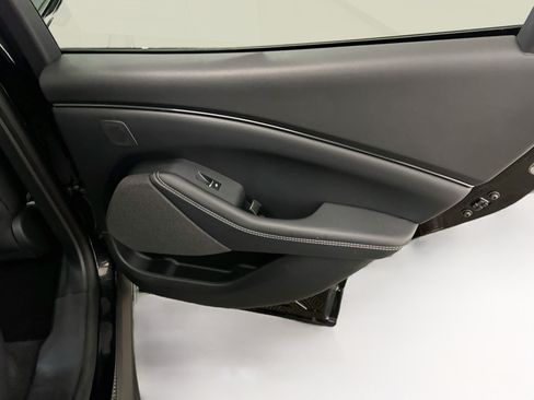 Used 2025 Ford Mustang Mach-E Premium AWD/4WD image 32
