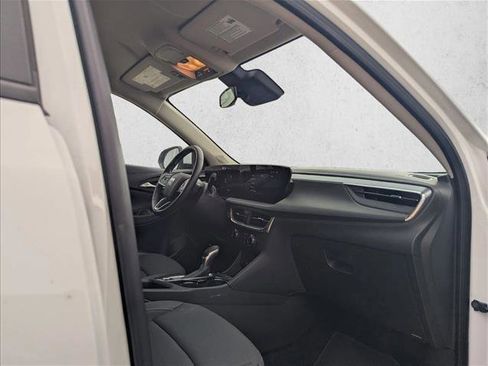Used 2025 Buick Encore GX Preferred FWD image 15