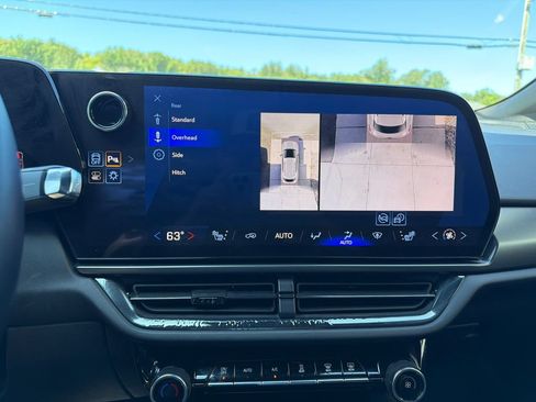 Used 2024 Chevrolet Equinox EV RS FWD image 35