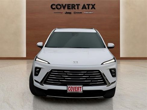 Used 2025 Buick Enclave Preferred image 8