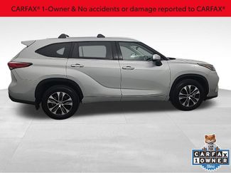 Used 2022 Toyota Highlander XLE video 2