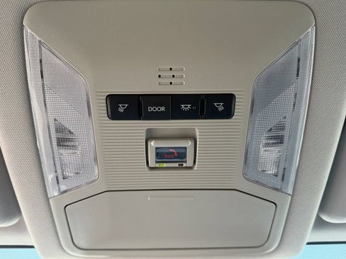Used 2025 Toyota RAV4 LE AWD/4WD image 17