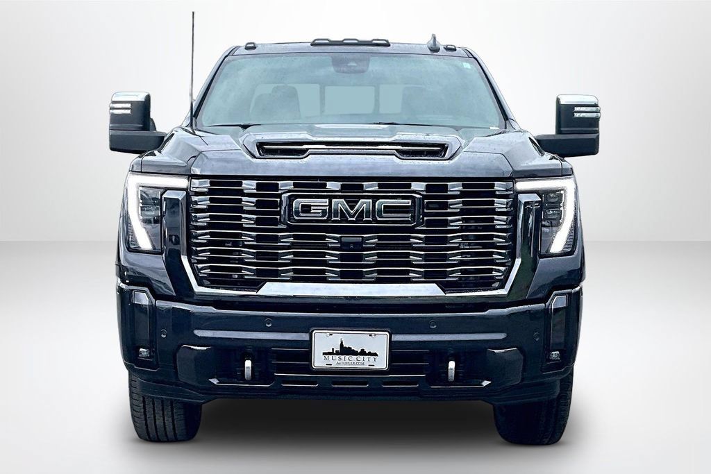 Used 2024 GMC Sierra 3500 Denali Ultimate AWD/4WD image 2