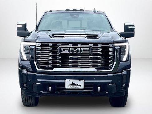 Used 2024 GMC Sierra 3500 Denali Ultimate AWD/4WD image 2