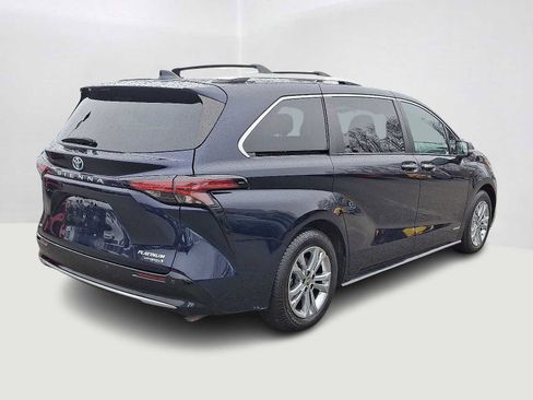 Certified 2021 Toyota Sienna Platinum image 6