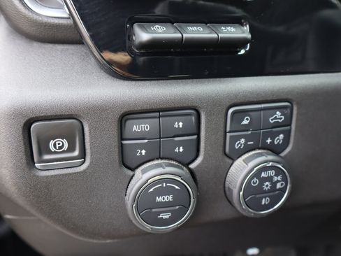 Certified 2024 Chevrolet Silverado 2500 LTZ w/ LTZ Premium Package image 20