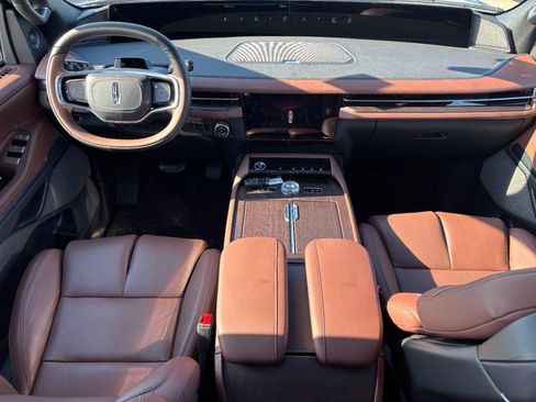 New 2026 Lincoln Navigator L Reserve image 12