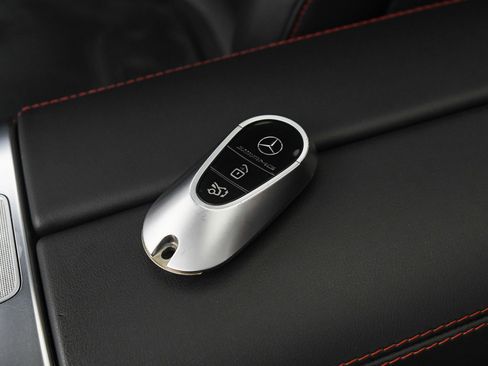 Used 2025 Mercedes-Benz GLC 43 AMG 4MATIC image 21