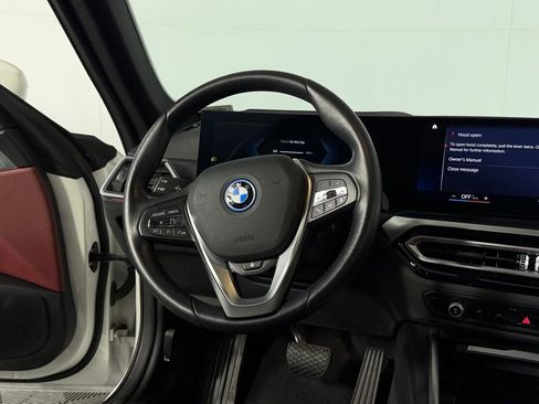 Used 2023 BMW i4 eDrive35 w/ Premium Package image 15