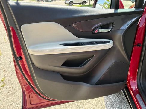 Used 2019 Buick Encore Essence AWD/4WD image 11
