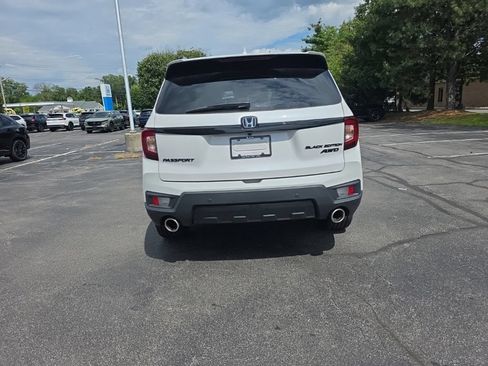 Certified 2024 Honda Passport Black Edition image 6