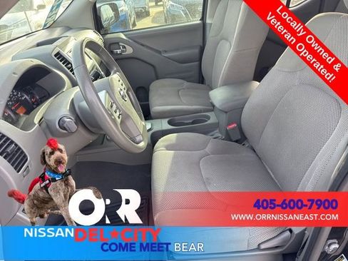Used 2021 Nissan Frontier SV w/ Midnight Edition Floor Mats image 15