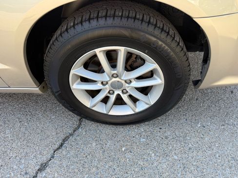 Used 2016 Dodge Grand Caravan SXT image 15