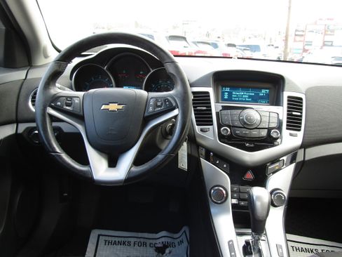Used 2014 Chevrolet Cruze LT image 11