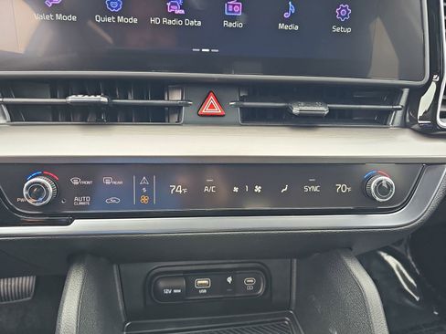 New 2025 Kia Sportage EX FWD image 21