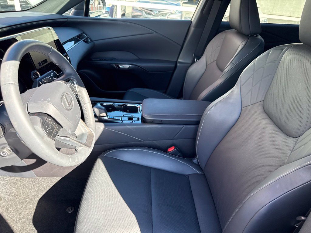 Used 2025 Lexus RX 350 FWD w/ Technology Package image 20