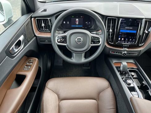 Used 2023 Volvo XC60 B5 Plus w/ Protection Package Premier image 14