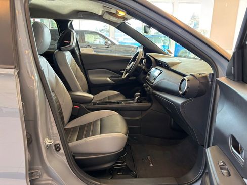 Used 2021 Nissan Kicks SR w/ SR Premium Package FWD image 23