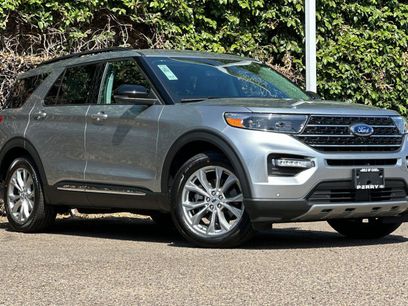New 2024 Ford Explorer XLT w/ Equipment Group 202A