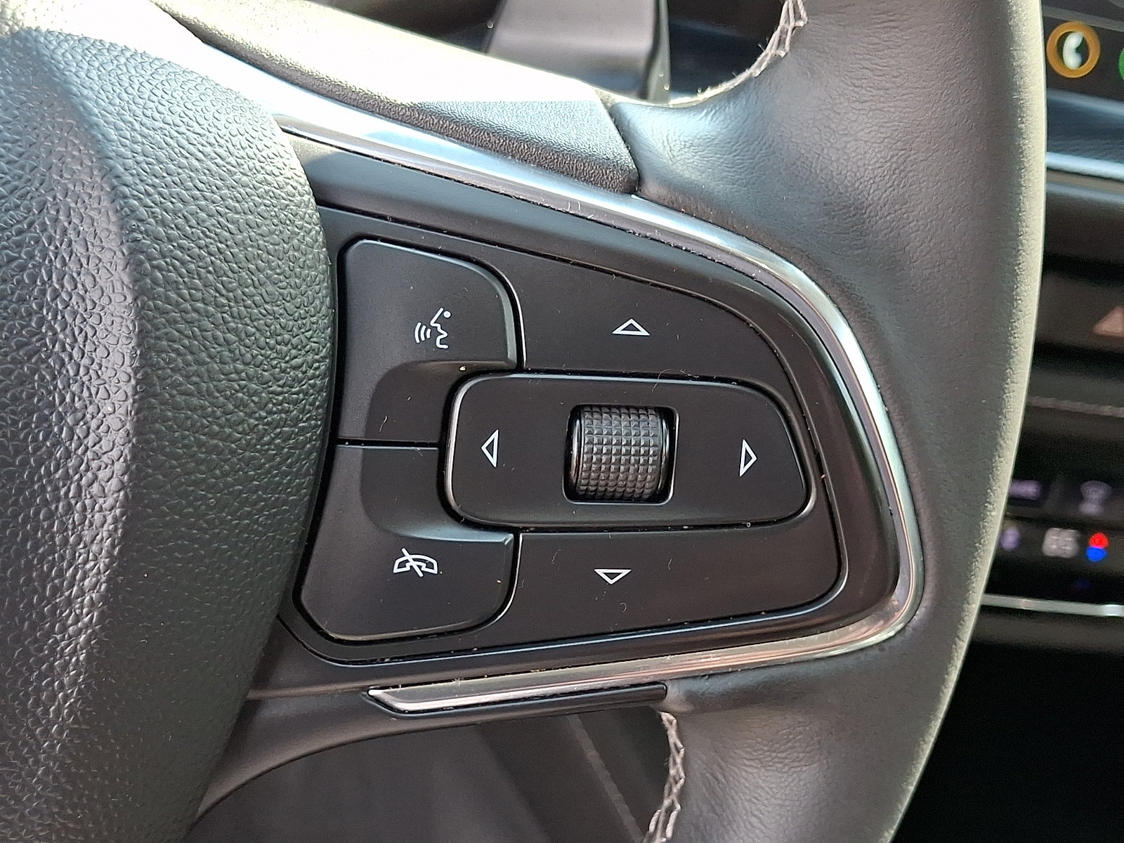 Used 2023 Buick Envision Preferred AWD/4WD image 22