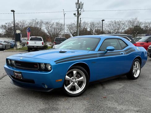 Used 2009 Dodge Challenger R/T image 1