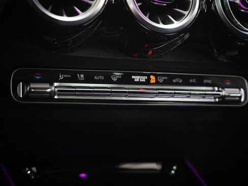 Certified 2023 Mercedes-Benz GLB 250 image 27