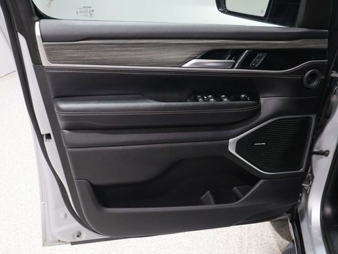 Used 2023 Jeep Wagoneer Series II image 10