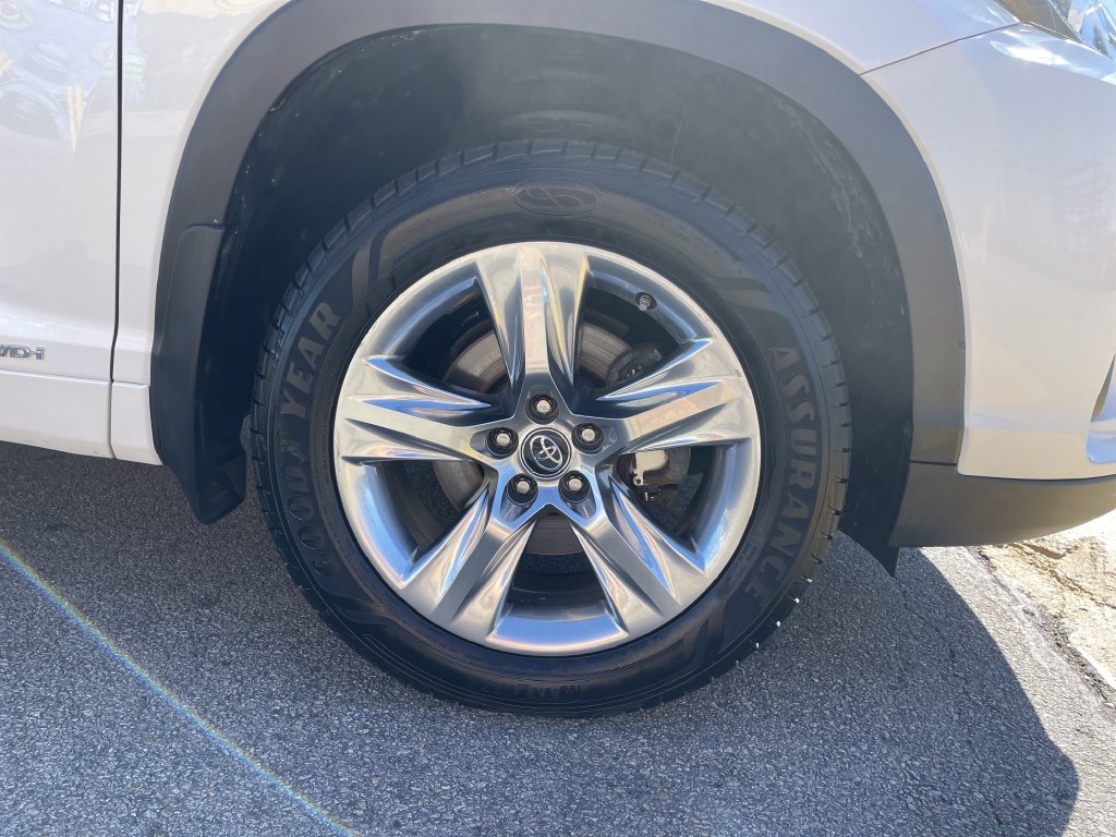 Used 2018 Toyota Highlander Limited AWD/4WD image 11