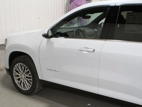 New 2026 GMC Acadia Denali w/ Super Cruise Package AWD/4WD image 31