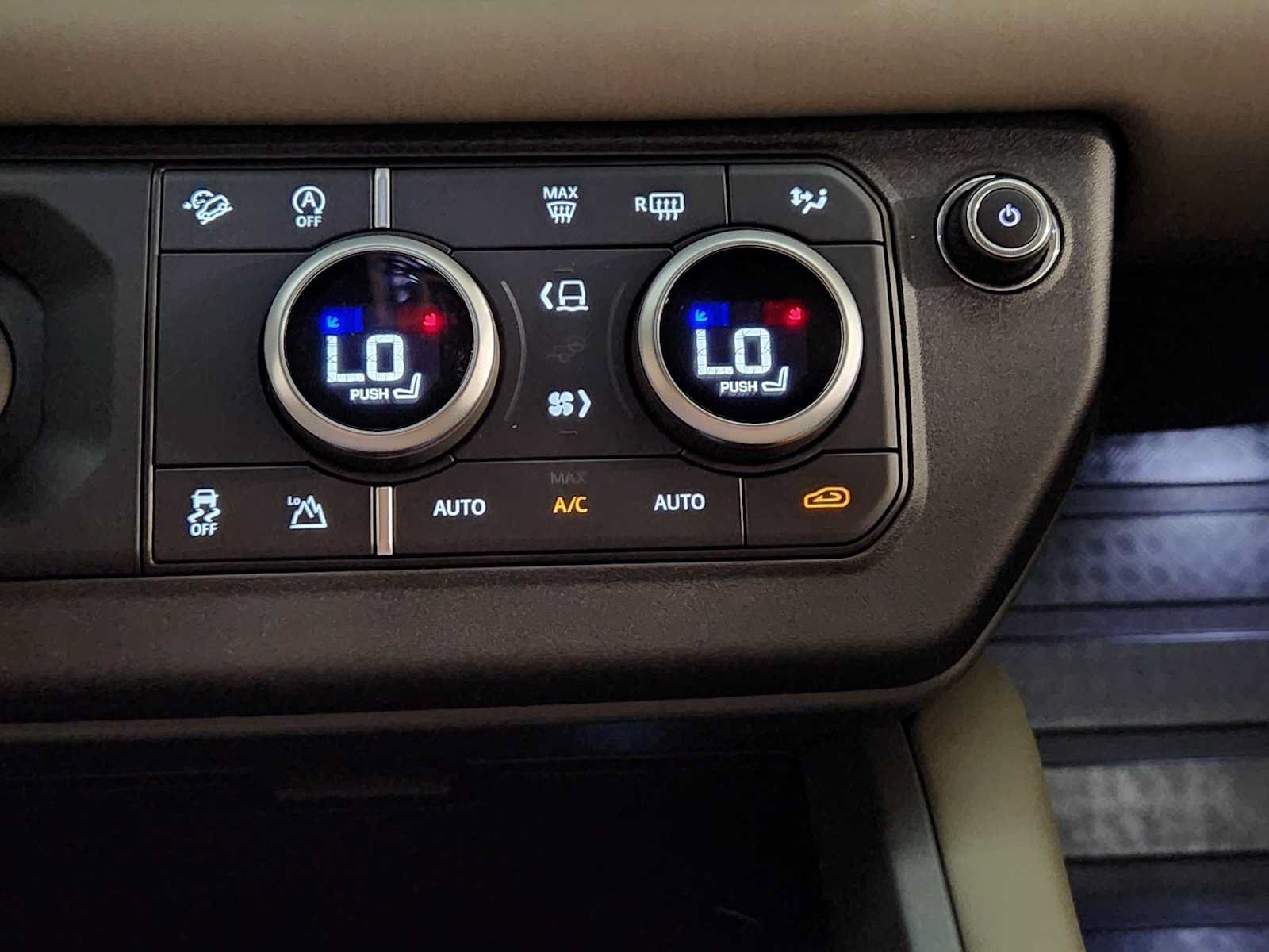 Used 2025 Land Rover Defender 110 S AWD/4WD image 19