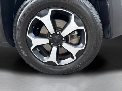 Used 2020 Jeep Renegade Trailhawk w/ Premium Leather Group AWD/4WD image 2