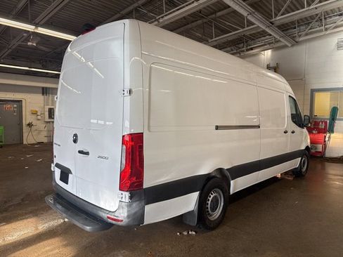 Used 2021 Mercedes-Benz Sprinter 2500 image 6