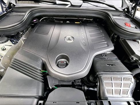 New 2026 Mercedes-Benz GLS 450 4MATIC image 11
