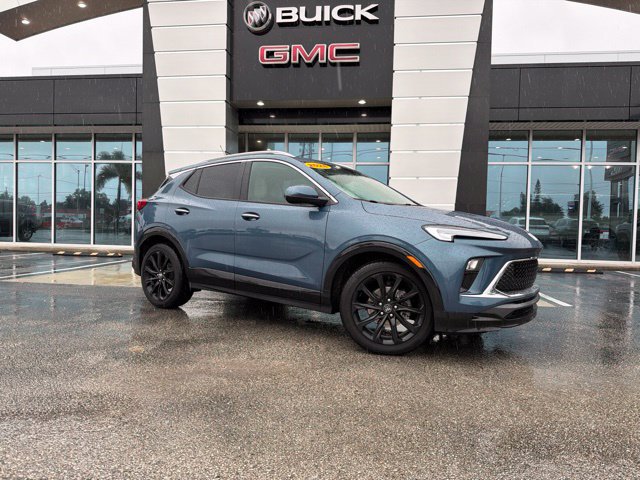 Used 2026 Buick Encore GX Sport Touring w/ Comfort Package FWD image 2