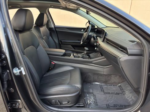 Used 2025 Kia K5 EX FWD image 15