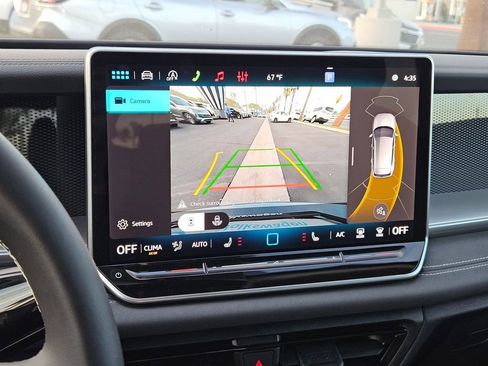 New 2026 Volkswagen Tiguan SE FWD image 12