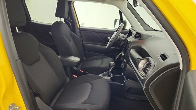 Used 2023 Jeep Renegade Latitude AWD/4WD image 28