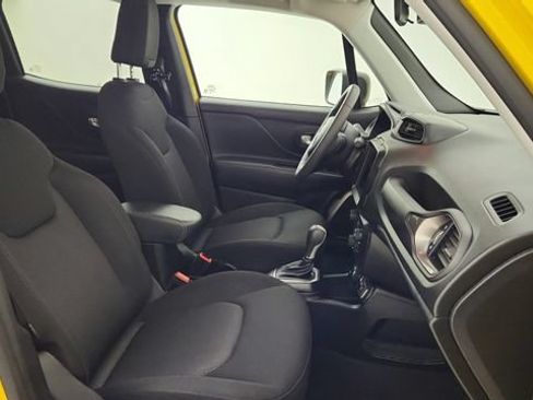 Used 2023 Jeep Renegade Latitude AWD/4WD image 28
