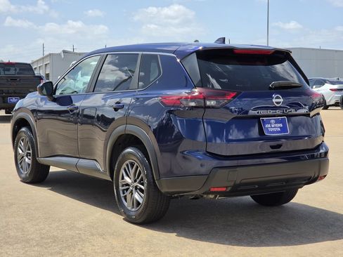 Used 2026 Nissan Rogue SV FWD image 7
